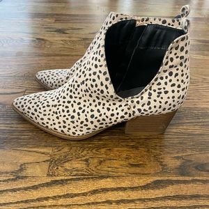Leopard Print booties!